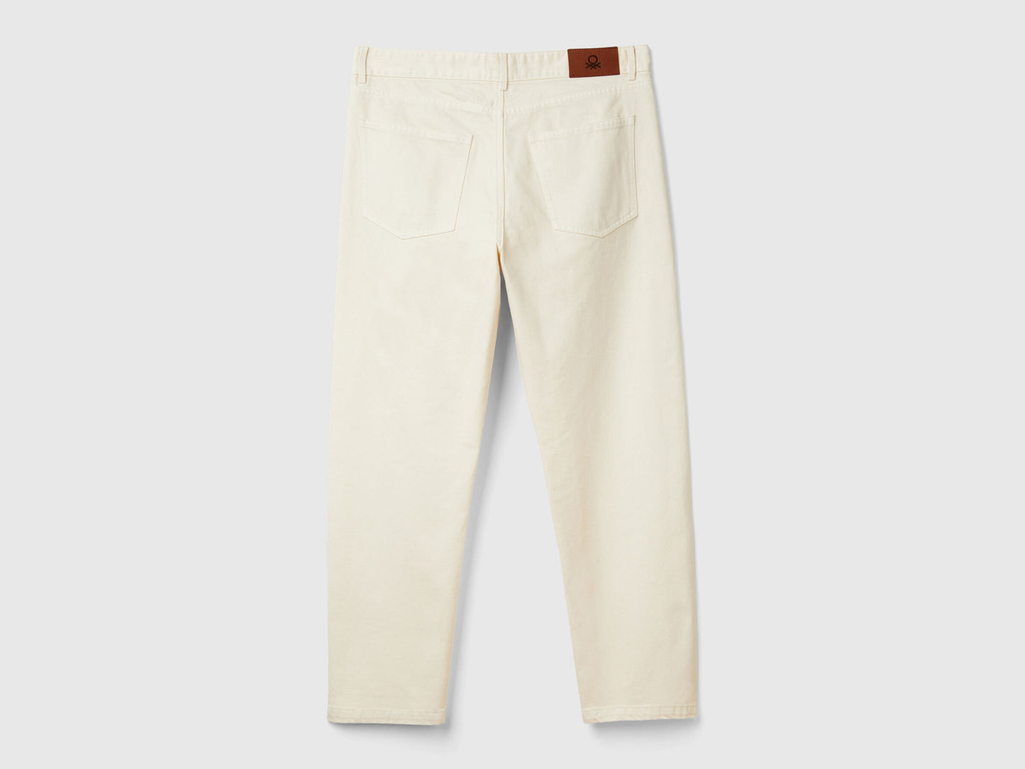 Carrot-cut trousers
